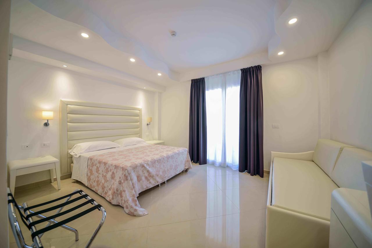 Hotel Corona Beach Peschici Eksteriør bilde